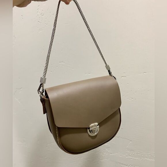 Completely Handcrafted Genuine Premium Cowhide Tuck Lock Saddle Bag/Crossbody - Picture 7 of 16